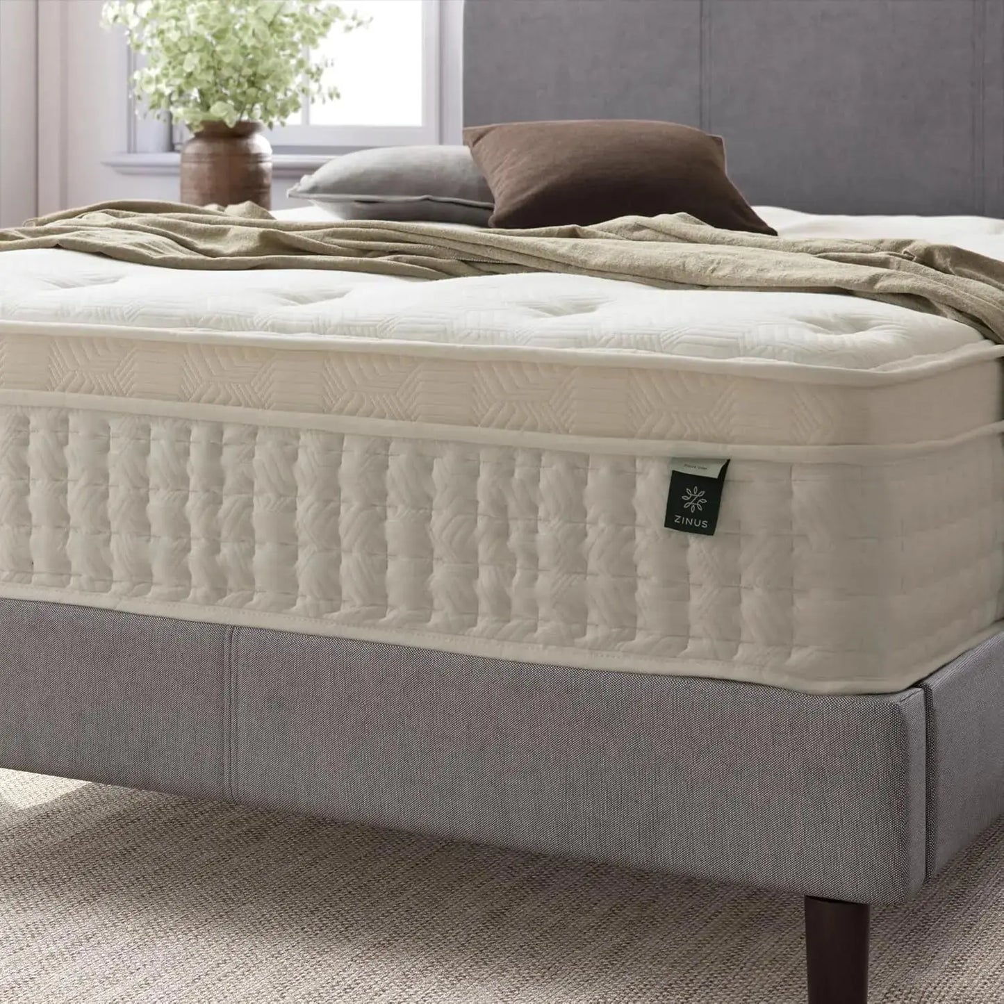 12 Inch Euro Top Pocket Spring Hybrid Mattress Queen Pressure Relief Pocket Innersprings for Motion Isolation Mattress in a Box