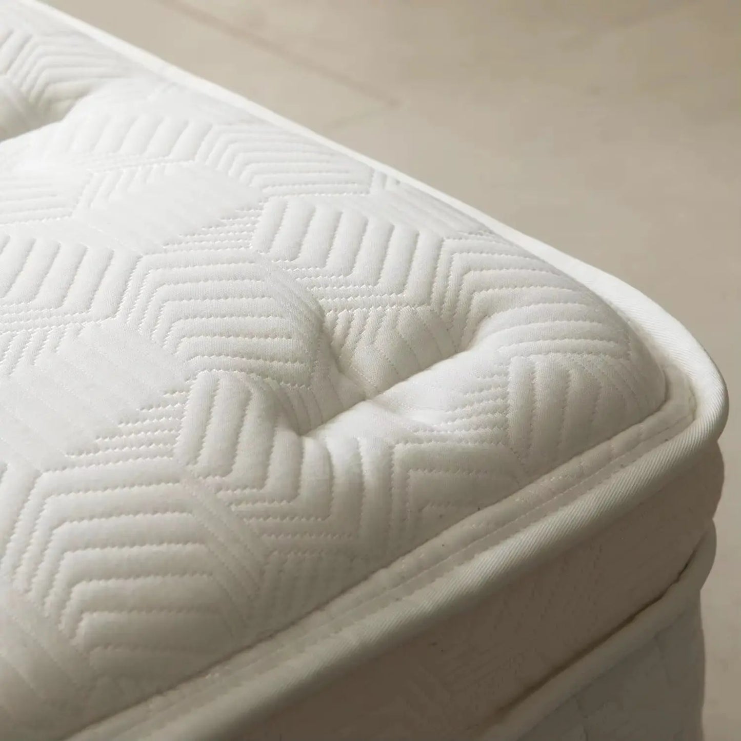 12 Inch Euro Top Pocket Spring Hybrid Mattress Queen Pressure Relief Pocket Innersprings for Motion Isolation Mattress in a Box