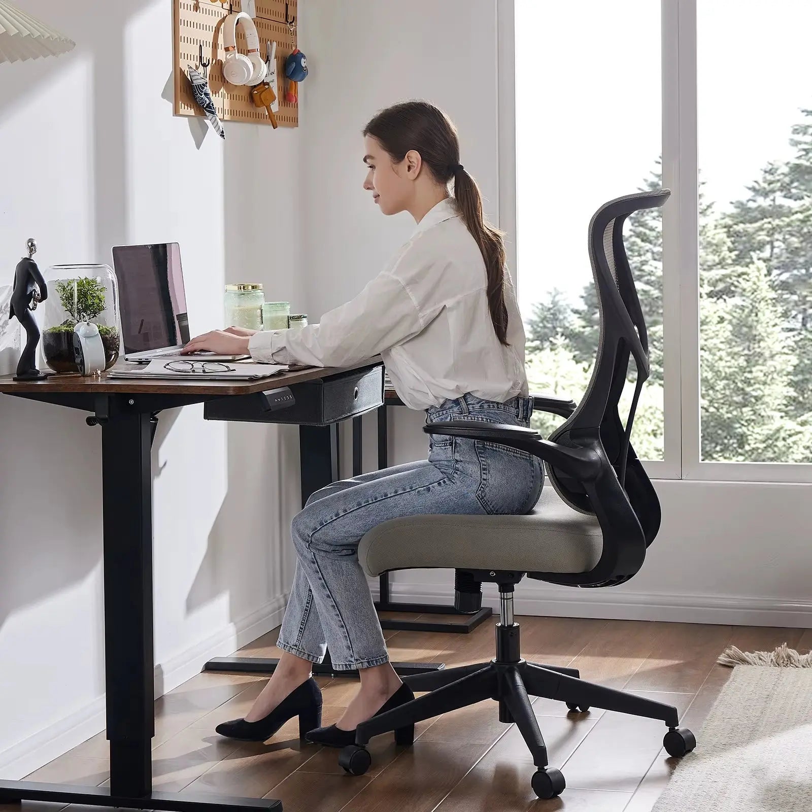 Ergonomic Mesh Lumbar Support Office Desk Computer Chair High Back Swivel Rolling Gaming Chairs with Wheels and Flip-Up Arms
