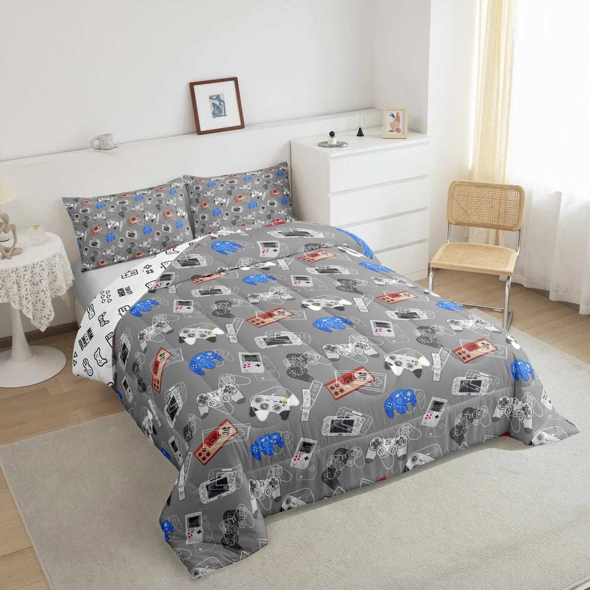 Gaming Comforter Set Twin Video Game Bedding Set Cartoon Gamepad Gamer down Comforter, Soft Microfiber Grey White Reversible Bedding Comforters Game Controllers Print