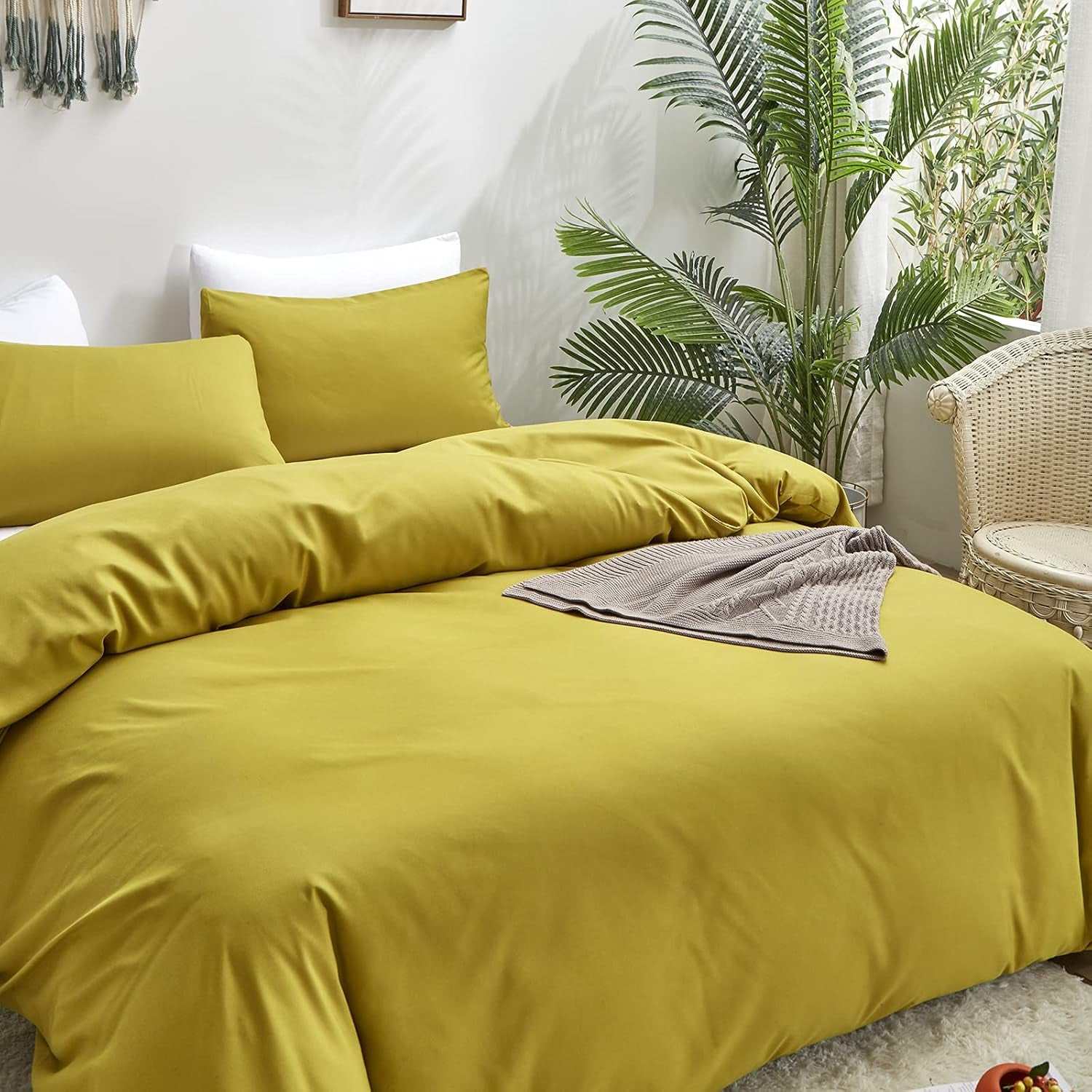 Chartreuse Comforter Set Queen Moss Green Bedding Set Modern Solid Soft Breathable Yellowish-Green Blanket Quilts 3 Piece Bedding Set for Women Men Kids